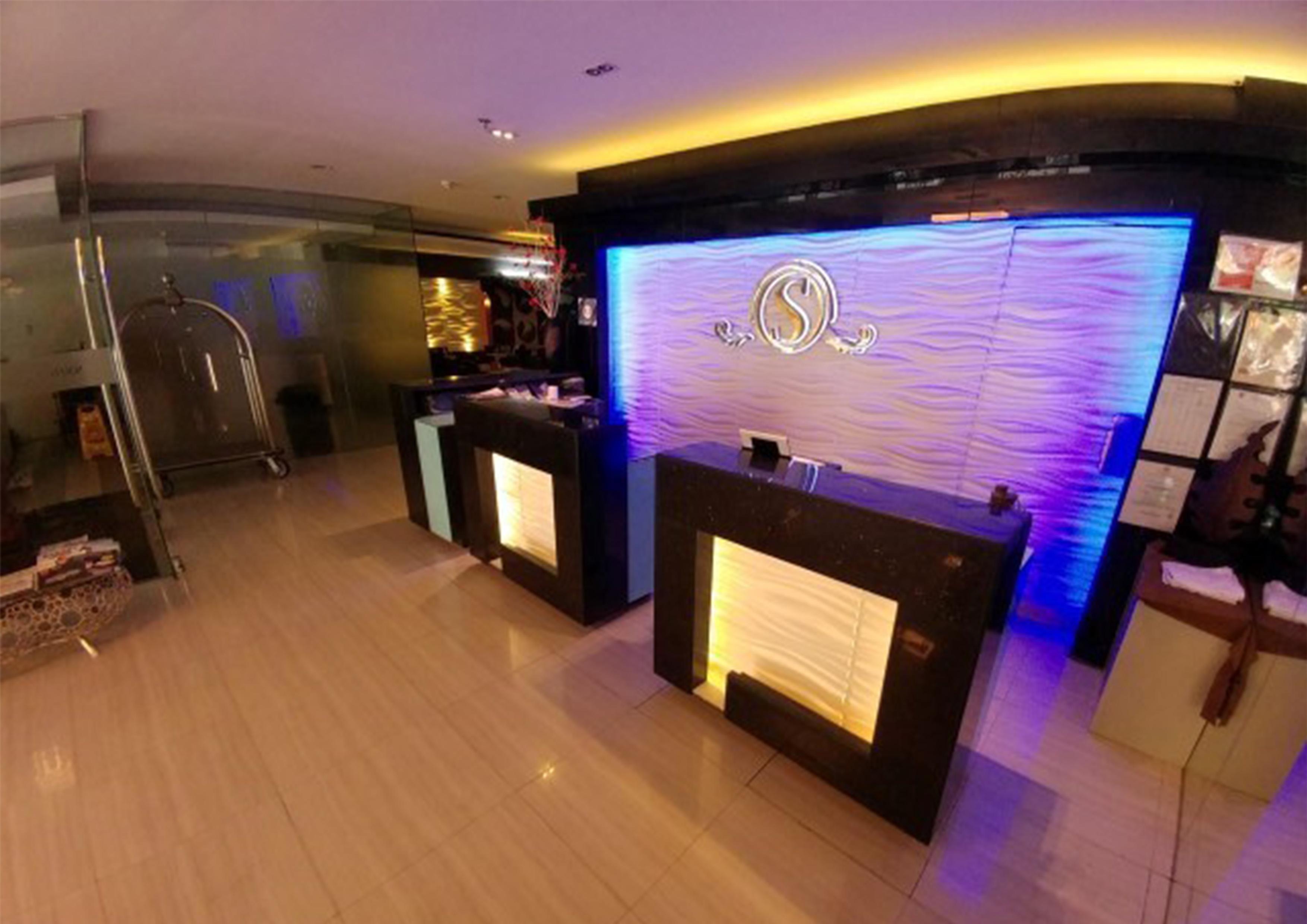 Southpole Central Hotel Cebu Exterior photo